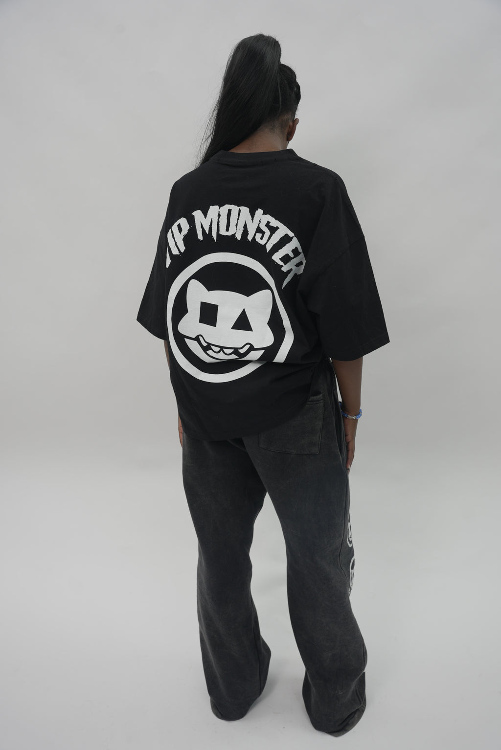 BLACK VIP MONSTER CROPPED T SHIRT